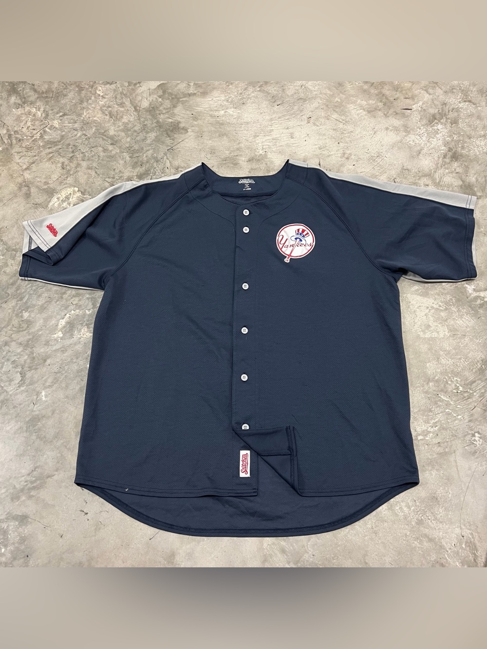 Stitches NY Yankees Jersey Size 2XL Blue Circle Logo Chest Hit